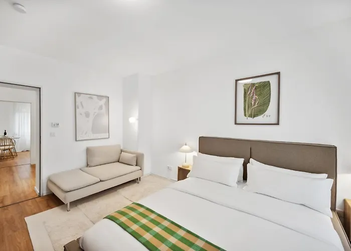 Beautiful 1-Bedroom Apartment With Kitchen, King Bed And Free Wifi In Wuppertal