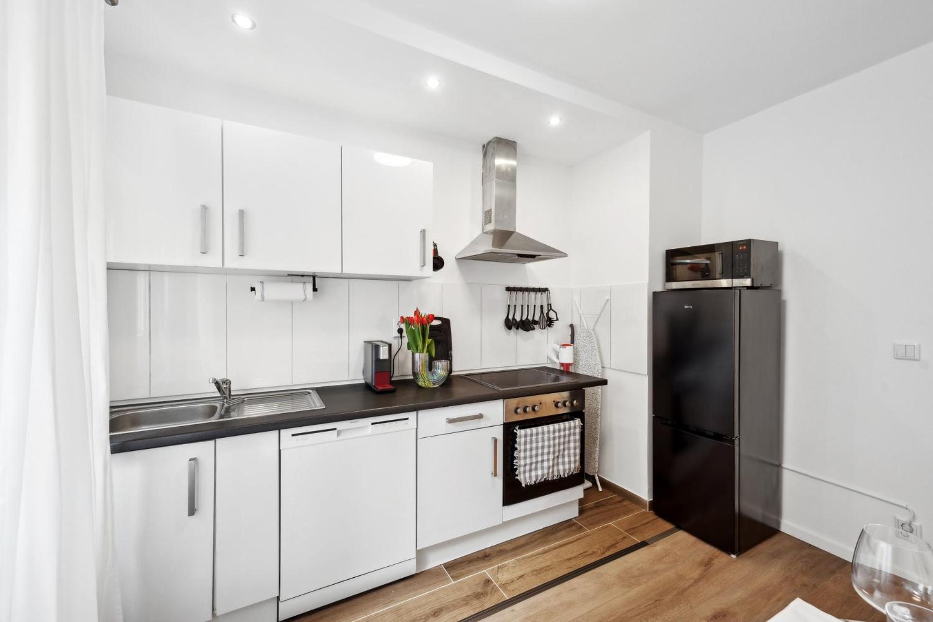 Apartment Beautiful 1-bedroom With Kitchen, King Bed And Free Wifi In Wuppertal