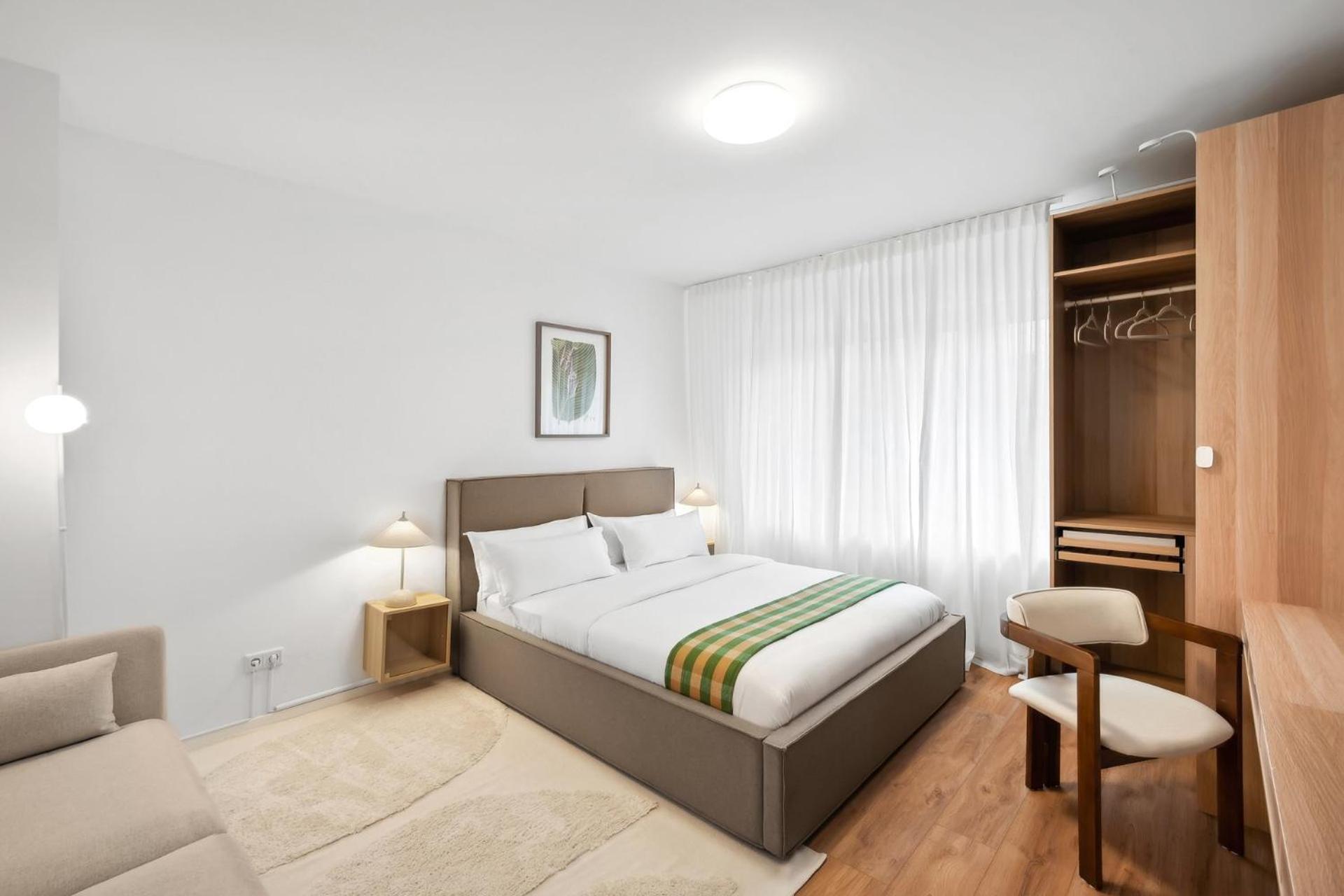 Beautiful 1-bedroom With Kitchen, King Bed And Free Wifi In Apartment