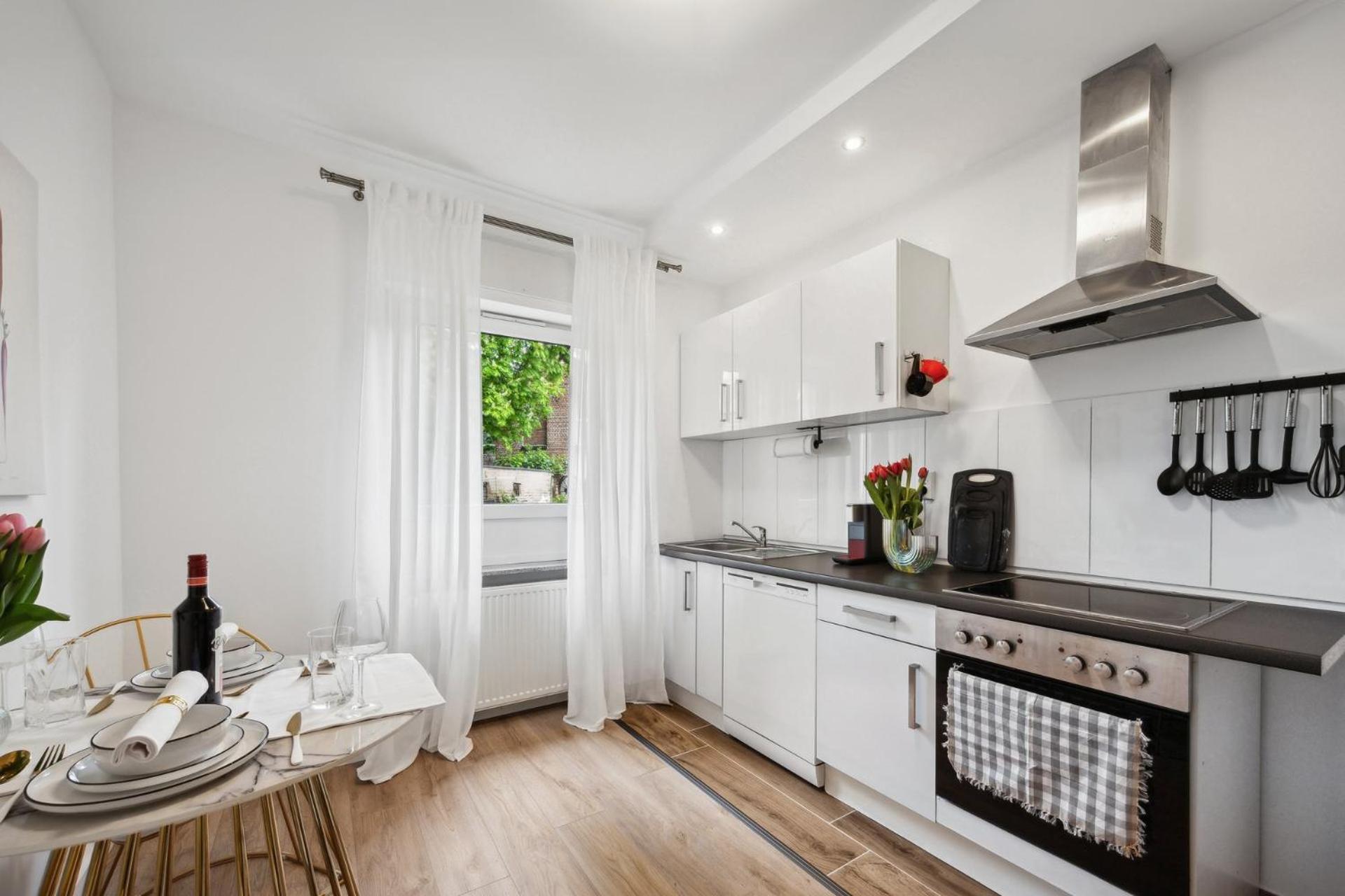 Apartment Beautiful 1-bedroom With Kitchen, King Bed And Free Wifi In Wuppertal