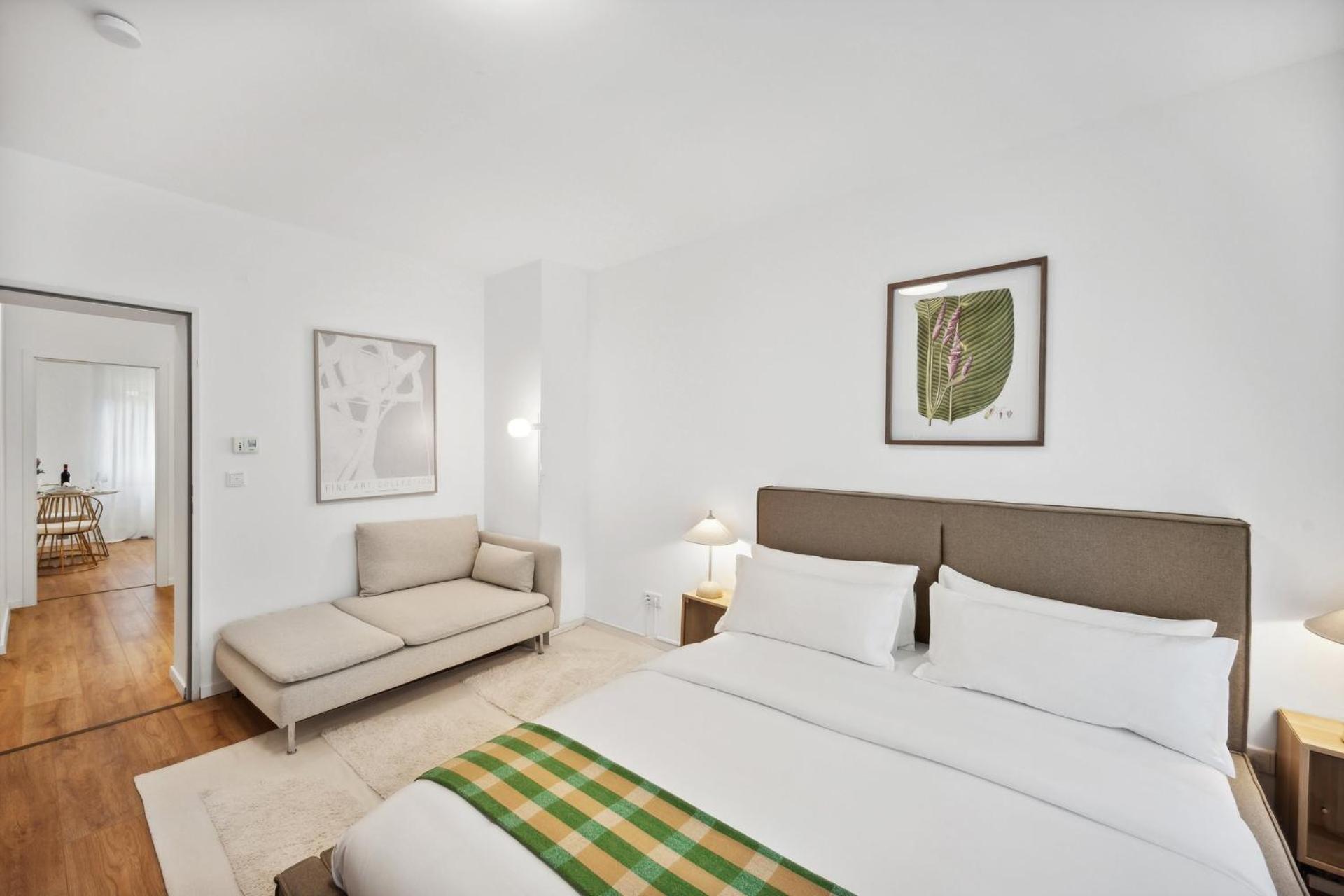 Beautiful 1-bedroom With Kitchen, King Bed And Free Wifi In * Wuppertal
